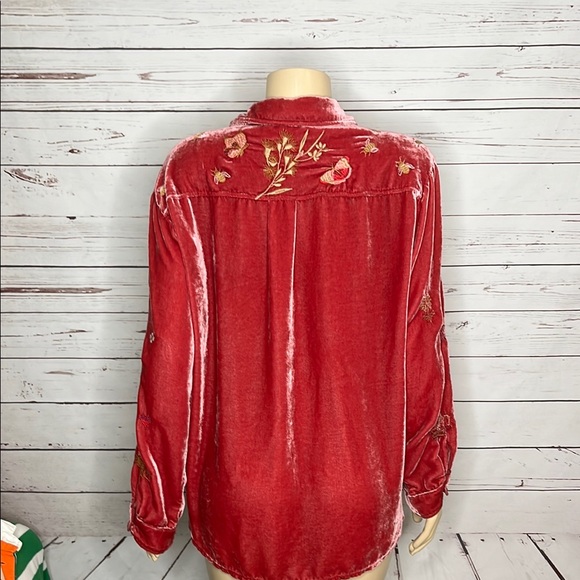 Johnny Was Red Gold Embellished Oversized Shirt - Picture 4 of 8